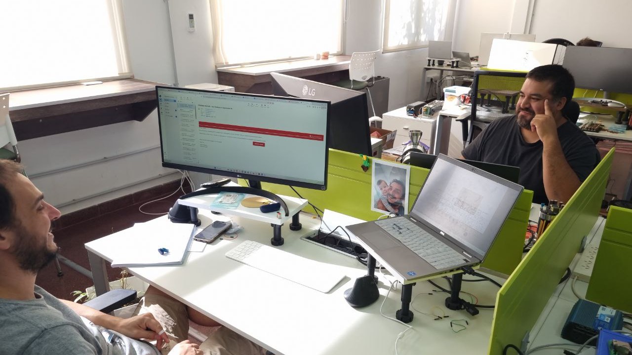 Palta Tech engineering desks and development area
